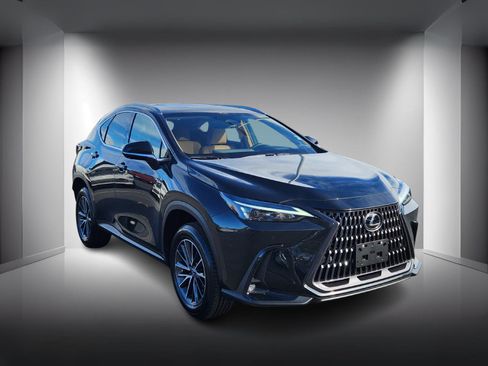 Used 2025 Lexus NX 350h AWD w/ Premium Package image 5