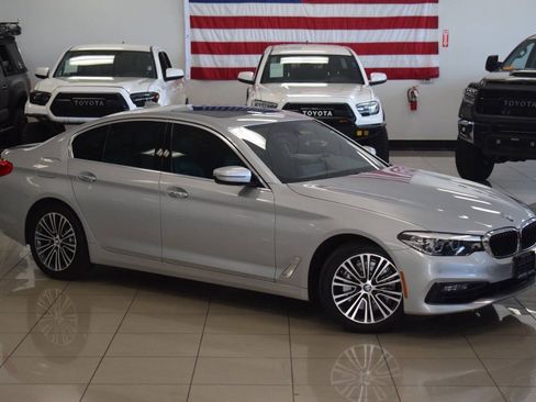 Used 2018 BMW 530i xDrive AWD/4WD image 3