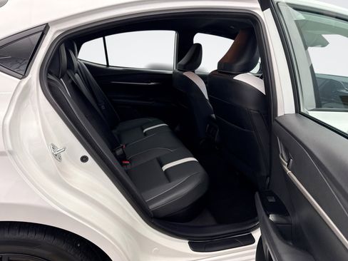 Used 2025 Toyota Camry SE image 17