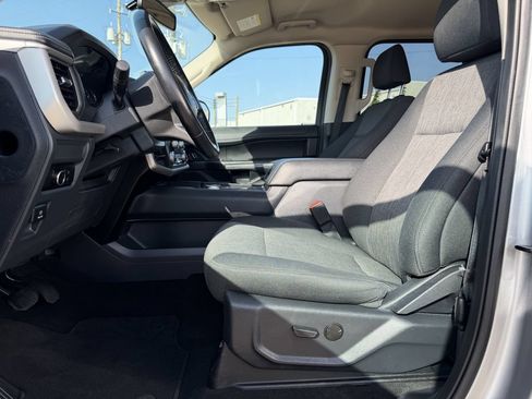 Used 2024 Ford Expedition XLT RWD image 31