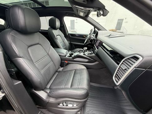 Used 2019 Porsche Cayenne E-Hybrid AWD/4WD image 19
