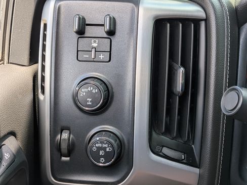 Used 2018 GMC Sierra 1500 SLT w/ SLT Premium Package AWD/4WD image 23