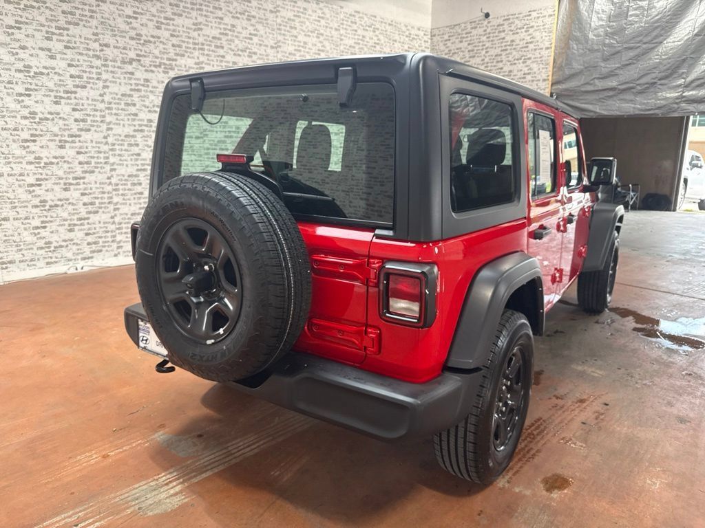 Used 2024 Jeep Wrangler Unlimited Sport AWD/4WD image 8