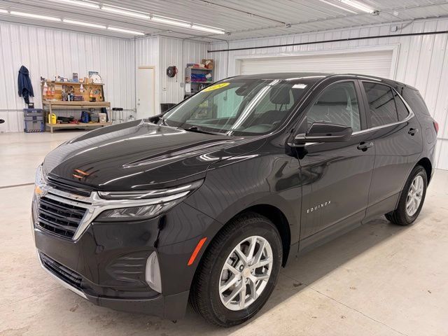 Used 2024 Chevrolet Equinox LT FWD image 3