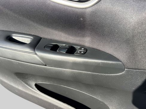 Used 2017 Nissan Sentra SV image 11