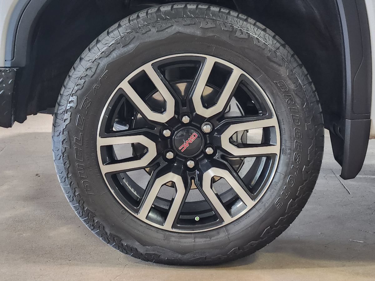 Used 2025 GMC Sierra 1500 AT4 w/ AT4 Premium Package AWD/4WD image 29