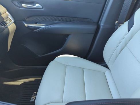Used 2023 Cadillac XT4 Sport image 33