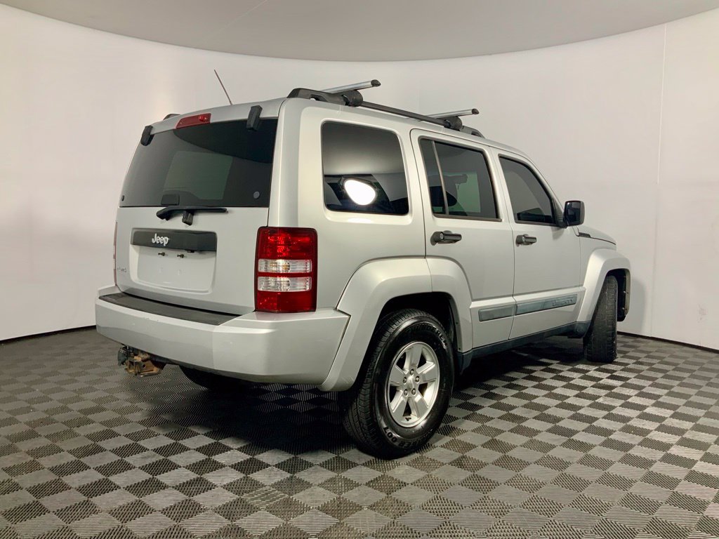 Used 2010 Jeep Liberty Sport w/ Popular Equipment Group AWD/4WD image 14