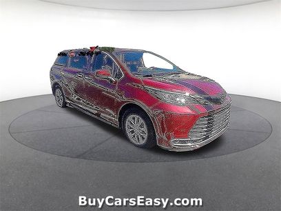 Used 2022 Toyota Sienna XLE