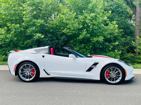 Used 2017 Chevrolet Corvette Grand Sport w/ Z07 Performance Package RWD image 6