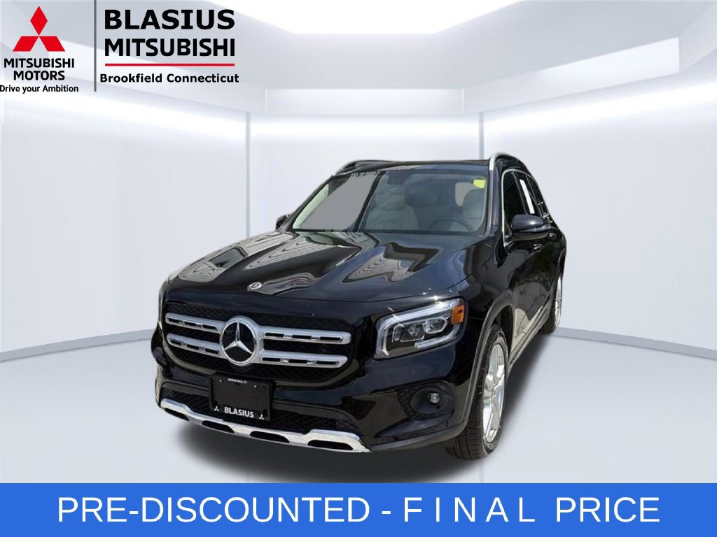 Used 2022 Mercedes-Benz GLB 250 4MATIC w/ Premium Package Lite image 3