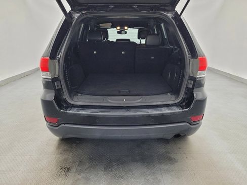 Used 2018 Jeep Grand Cherokee Laredo image 29
