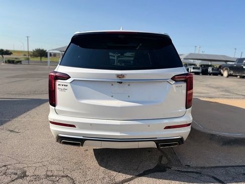 Used 2023 Cadillac XT6 Premium Luxury w/ Technology Package FWD image 5