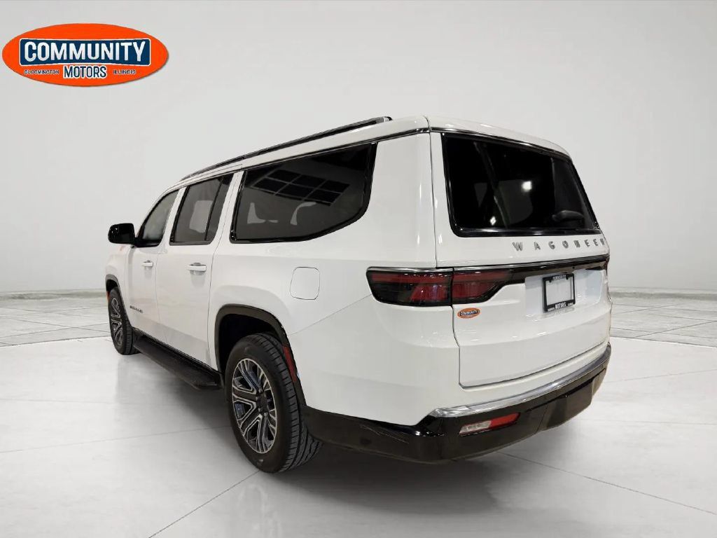 Used 2024 Jeep Wagoneer L Series II w/ Flexible Seating Group AWD/4WD image 5