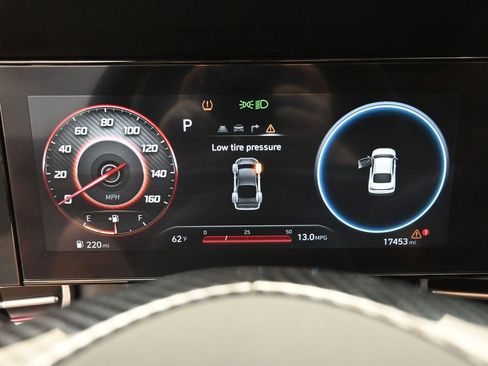 Used 2025 Hyundai Elantra SEL image 3