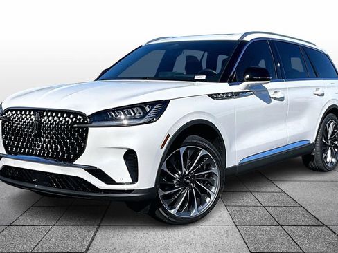 New 2026 Lincoln Aviator Reserve w/ Luxury Package image 2