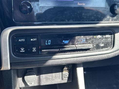 Used 2019 Toyota Corolla L image 24