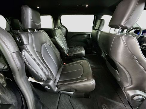 Used 2026 Chrysler Pacifica Select FWD image 27