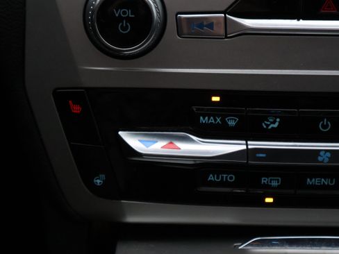 Used 2022 Ford Explorer XLT w/ Equipment Group 202A image 29