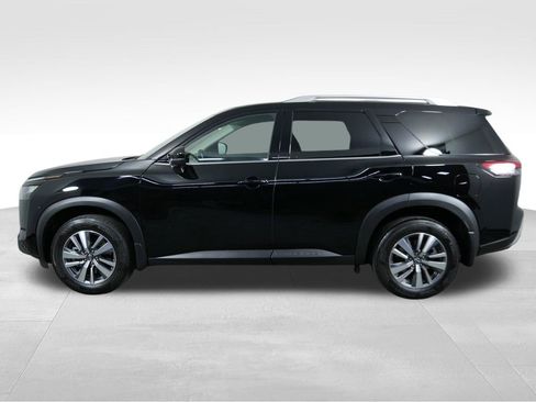 Used 2025 Nissan Pathfinder SL AWD/4WD image 6