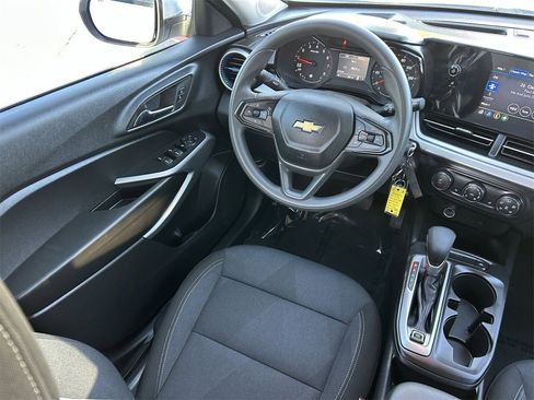 Used 2026 Chevrolet Trax LS w/ LS Convenience Package image 14