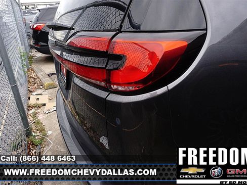 Used 2023 Chrysler Pacifica Touring-L FWD image 9