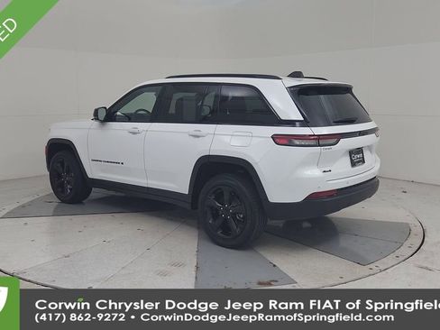 Used 2023 Jeep Grand Cherokee Altitude image 9