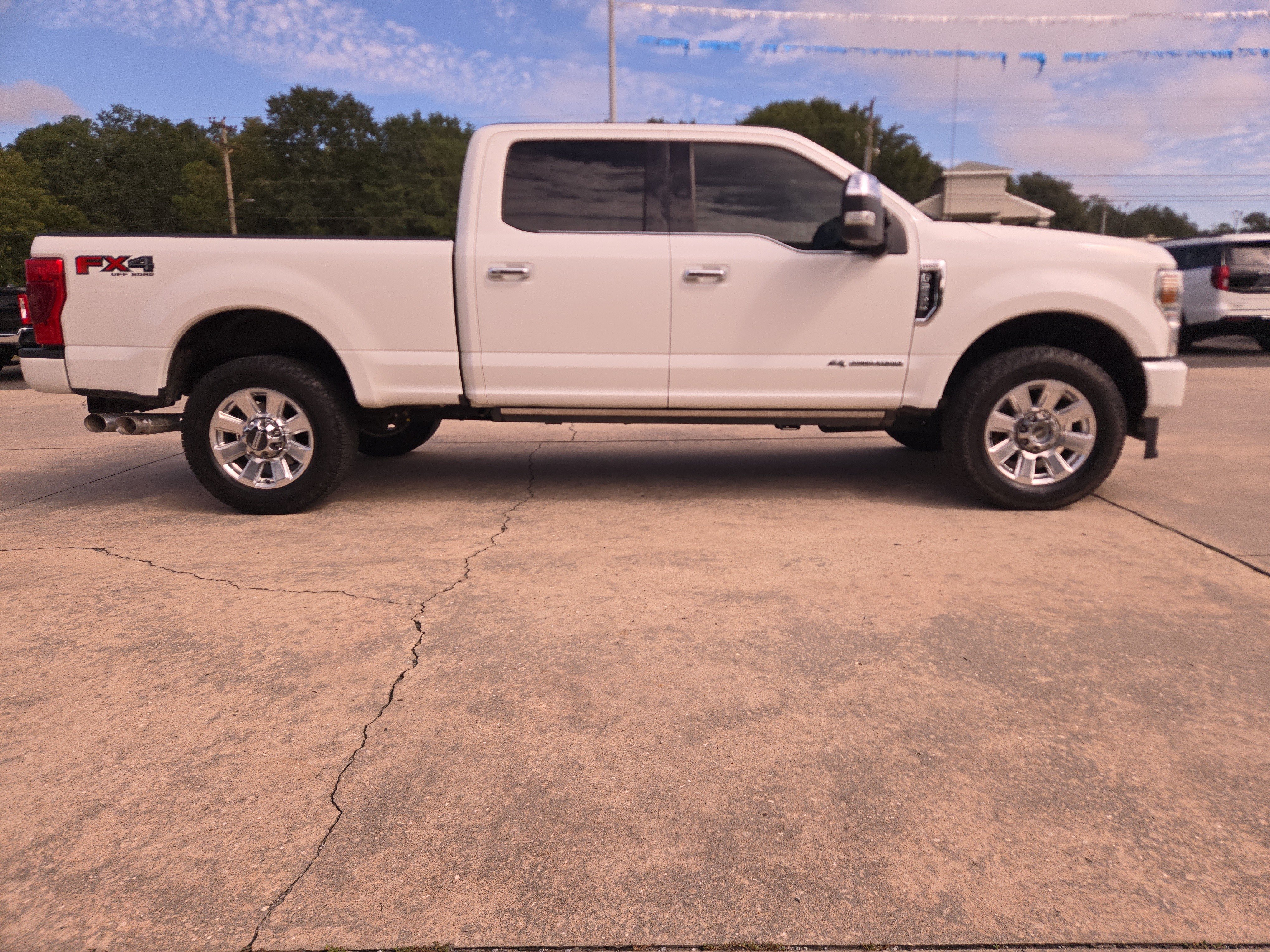 Used 2020 Ford F250 Platinum w/ FX4 Off-Road Package AWD/4WD image 5