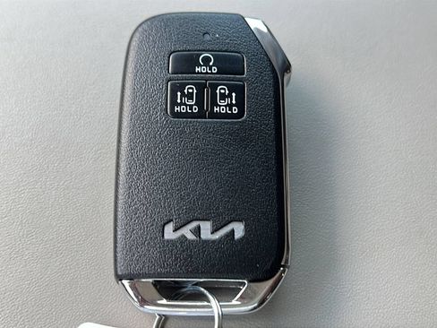 Used 2023 Kia Carnival SX Prestige FWD image 30