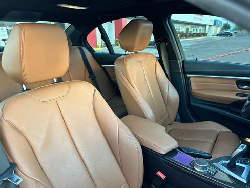 Used 2018 BMW 330e image 24