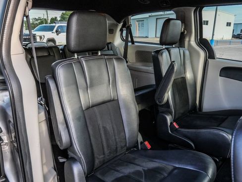 Used 2019 Dodge Grand Caravan SXT FWD image 22