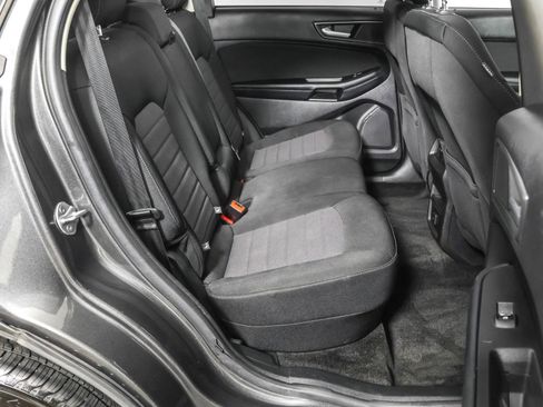 Used 2018 Ford Edge SE image 38