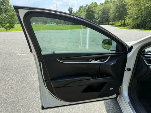 Used 2016 Cadillac XTS Luxury image 19