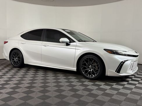 Used 2025 Toyota Camry XSE FWD image 6