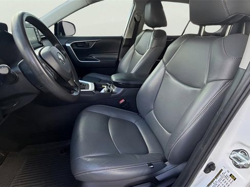 Used 2021 Toyota RAV4 LE image 45