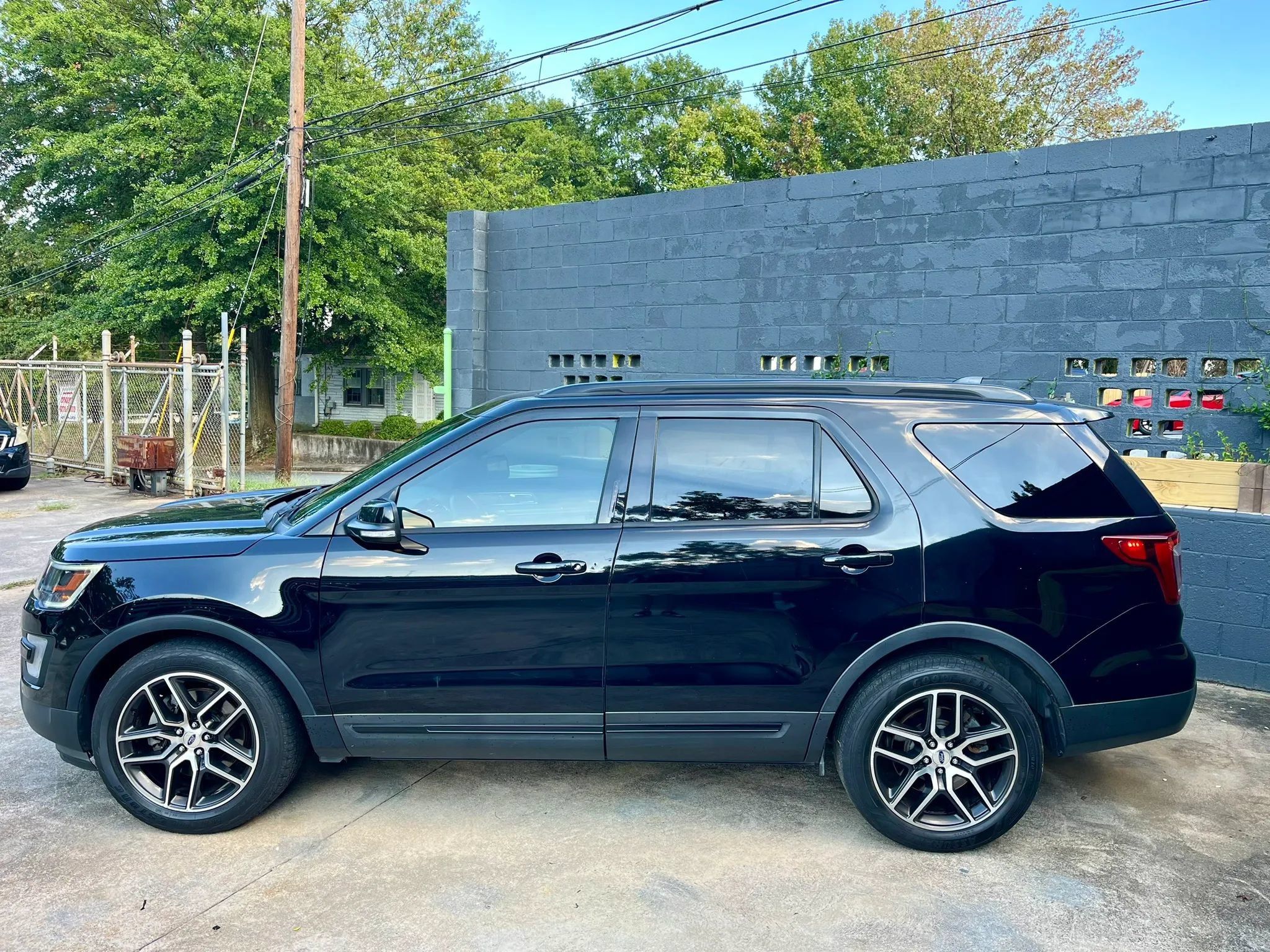 Used 2016 Ford Explorer Sport w/ Equipment Group 401A AWD/4WD image 5