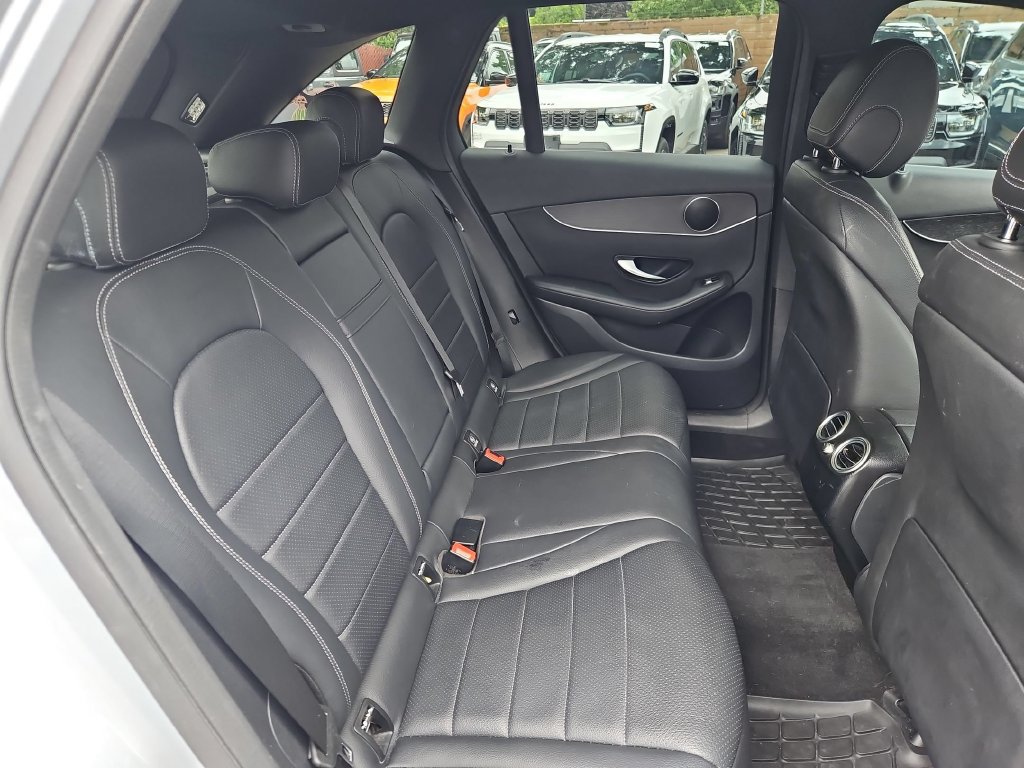 Used 2021 Mercedes-Benz GLC 300 4MATIC image 15