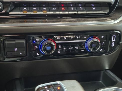 Used 2022 Chevrolet Silverado 1500 LTZ image 13