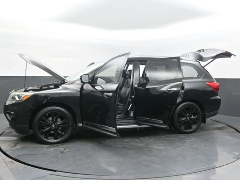 Used 2017 Nissan Pathfinder Platinum w/ Midnight Edition Package FWD image 43