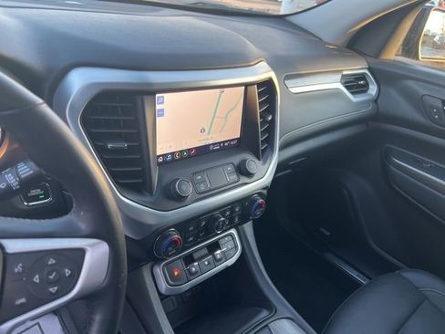 Used 2023 GMC Acadia SLT w/ Elevation Edition image 17