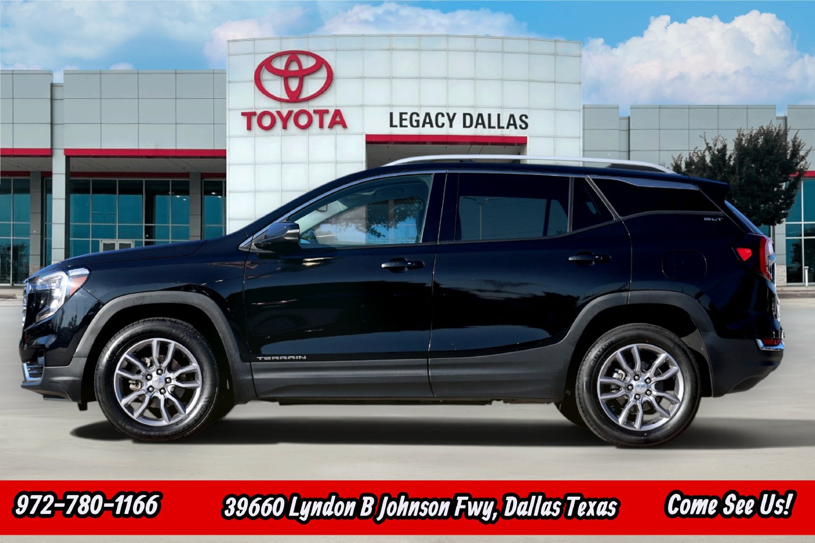 Used 2024 GMC Terrain SLT AWD/4WD image 7