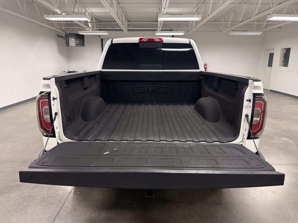 Used 2018 GMC Sierra 1500 SLT AWD/4WD image 19