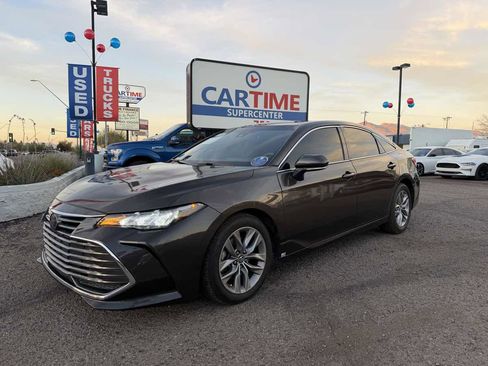 Used 2019 Toyota Avalon XLE w/ Moonroof Package image 1