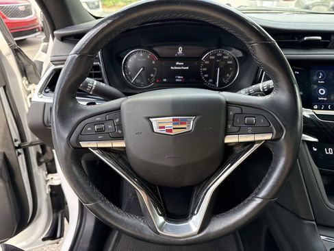 Certified 2022 Cadillac XT6 Premium Luxury image 30