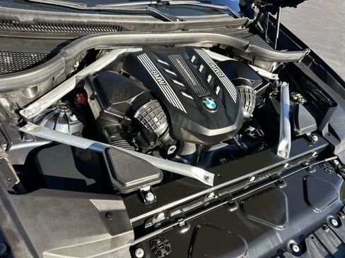 Used 2022 BMW X6 M50i w/ Executive Package image 9