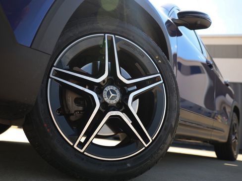 Used 2021 Mercedes-Benz GLB 250 image 36