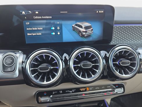 Certified 2025 Mercedes-Benz GLB 250 image 20