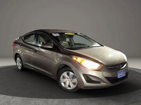 Used 2016 Hyundai Elantra SE image 8