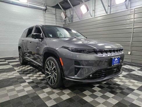 Used 2025 Jeep Wagoneer S Limited image 4