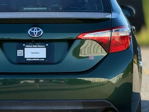 Used 2015 Toyota Corolla LE FWD image 14
